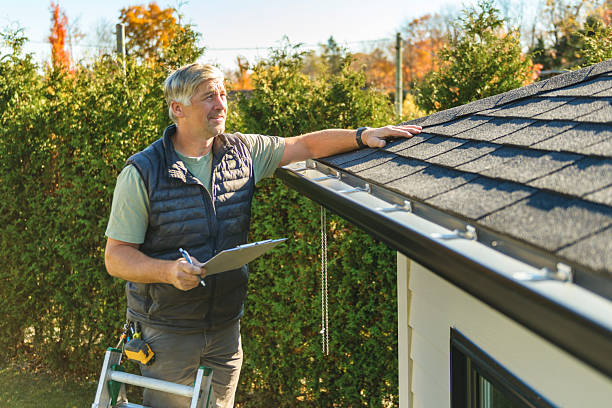 Professional Roofing technician working in Saint Clairsville, OH